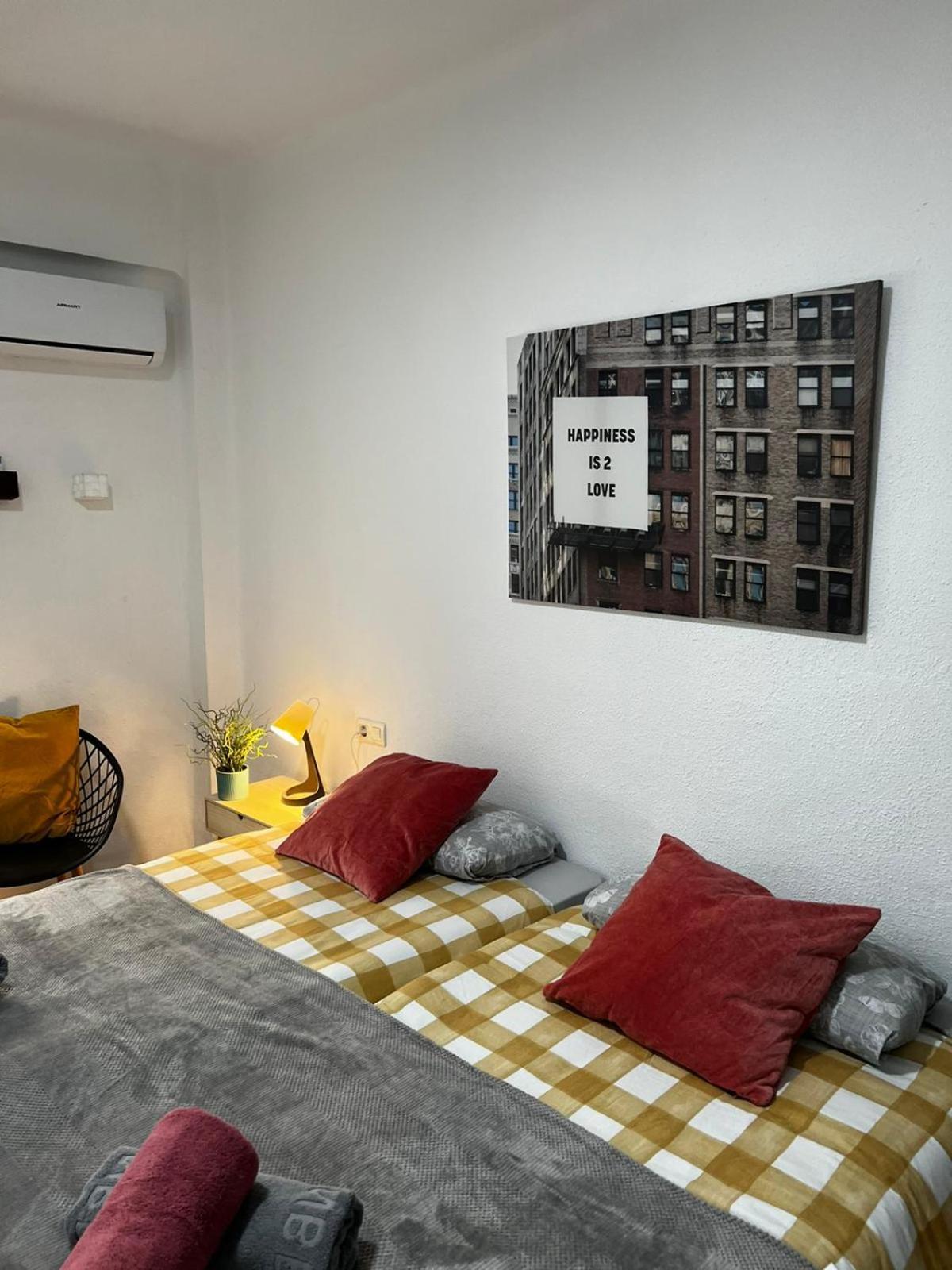 By Malagagrupos Centro Historico Parking Gratis 3 * Malaga